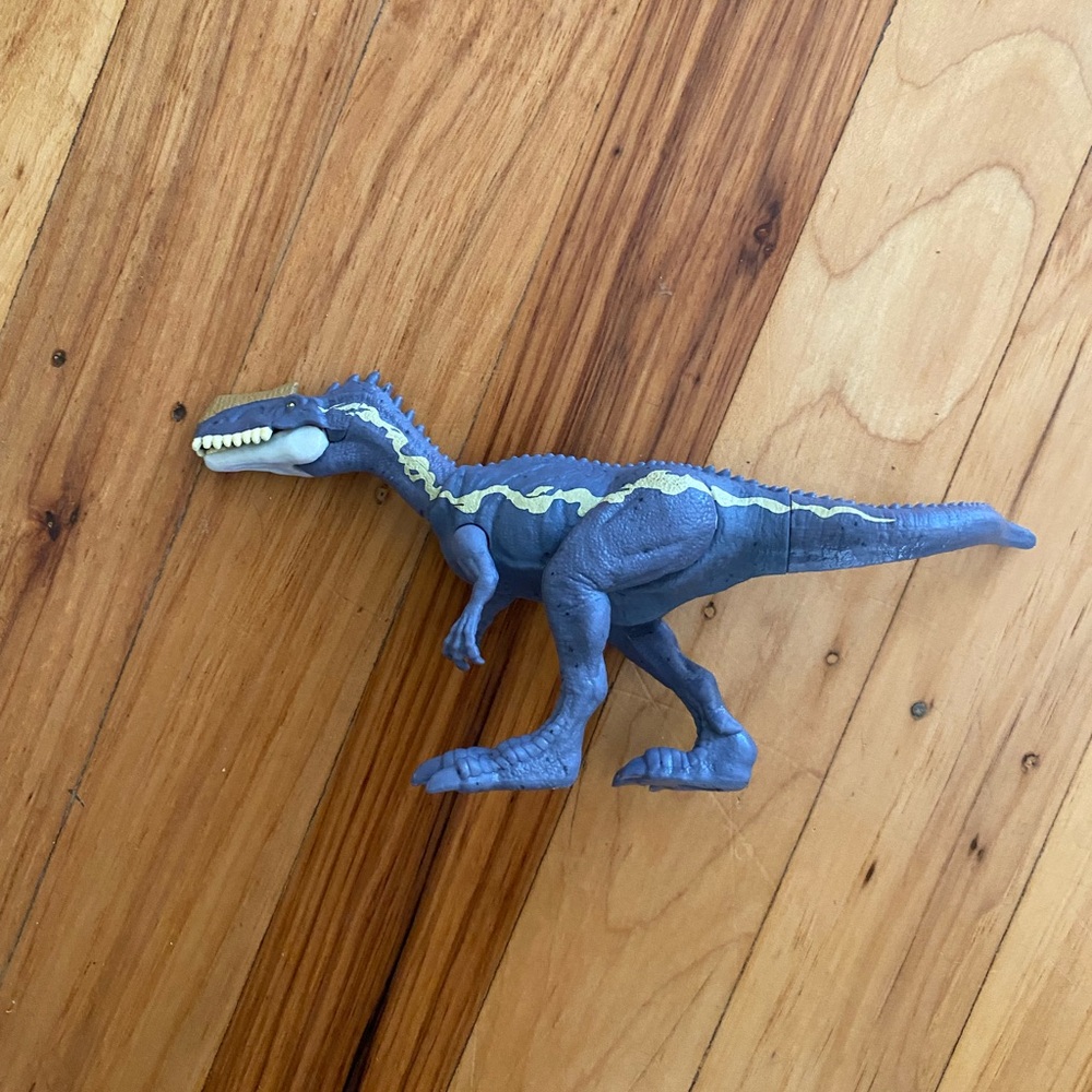 Jurassic World miniature Monolophosaurus